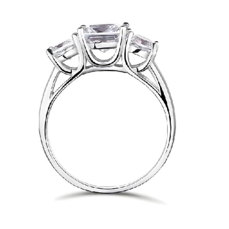 Quadratischer Verlobungsring aus 18 Karat Roségold mit Moissanit im Prinzessschliff und eingraviertem Wort-4