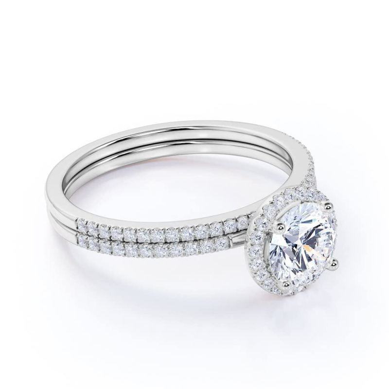 Bague de mariage personnalisée en or blanc 18 carats avec moissanite ronde et gravure, ornée d'une pierre précieuse.-4