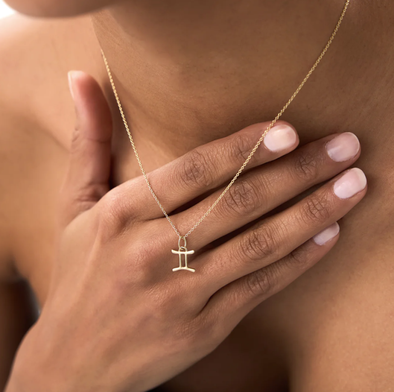 Naszyjnik z zawieszką z 18-karatowego znaku zodiaku Bliźnięta-2