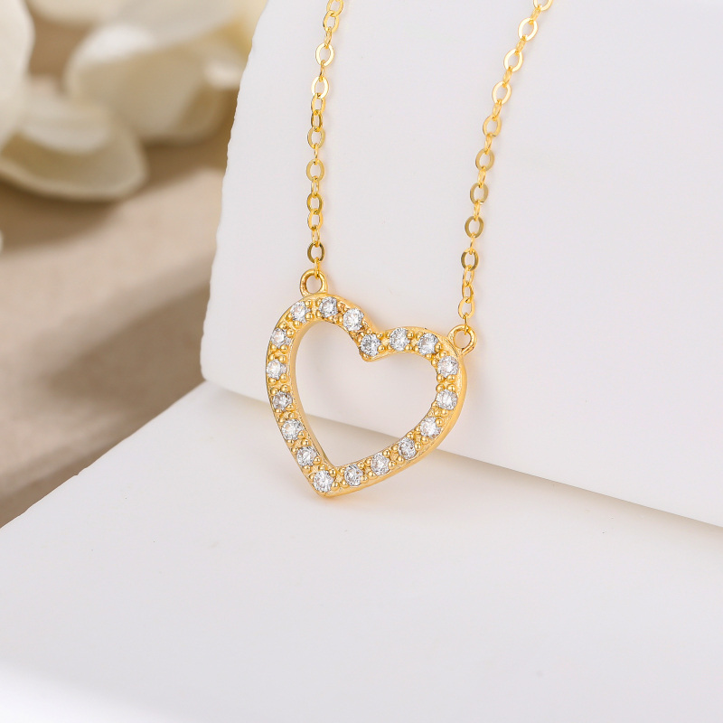 Naszyjnik z wisiorkiem w kształcie serca z 10-karatowego złota z diamentami laboratoryjnymi o masie 1/10 karata-3