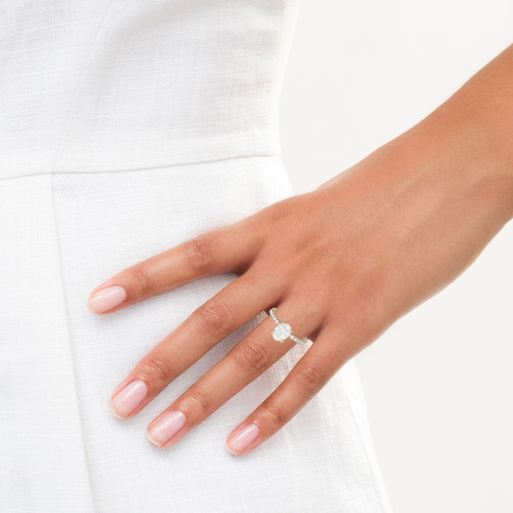 Anel de noivado personalizado com diamante criado em laboratório oval de ouro branco 10K de 1 a 3,5 CT.T.W. Cor D VVS1 Clareza 3EX Certificado IGI-4