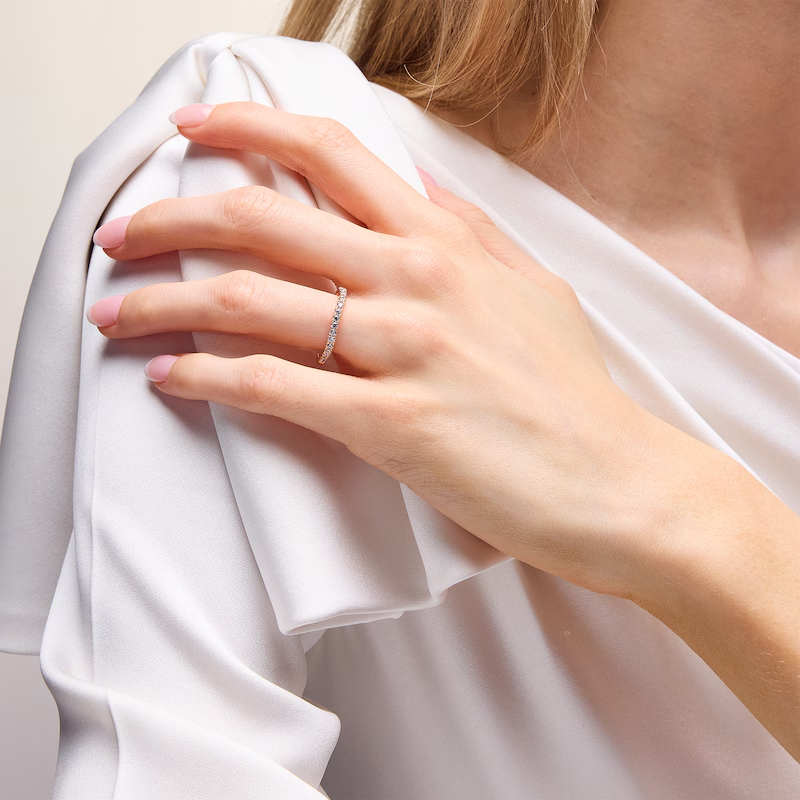 Anel de casamento personalizado em ouro branco de 10 quilates com diamante redondo de 0,3 quilates (total) criado em laboratório, certificado 3EX pelo IGI.-2