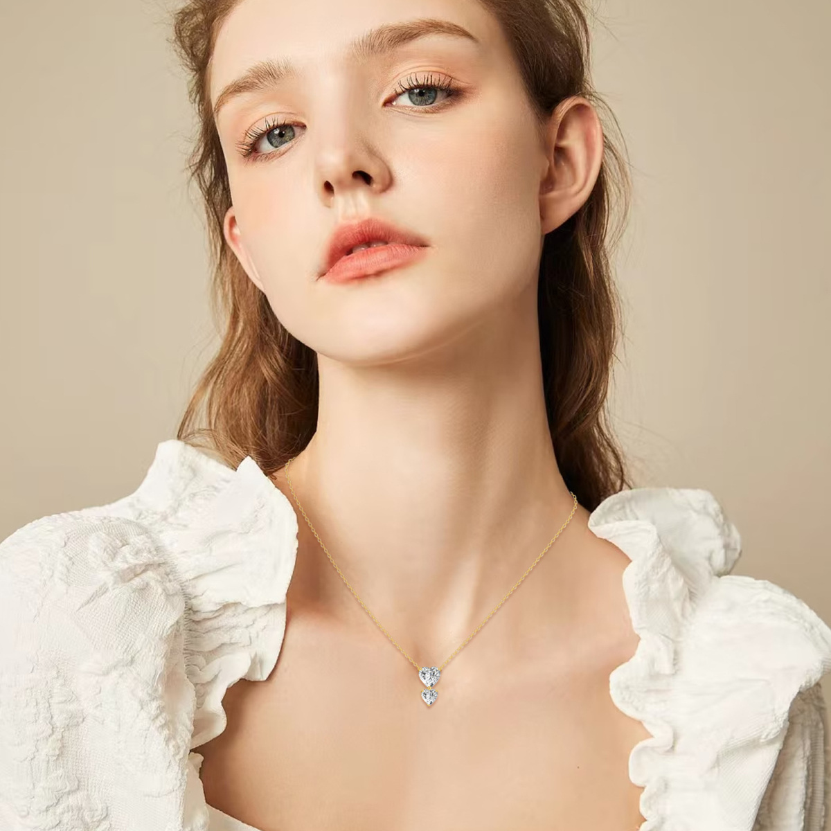 Collar con colgante de corazón de moissanita de 1,5 quilates de peso total en oro de 14 quilates-2