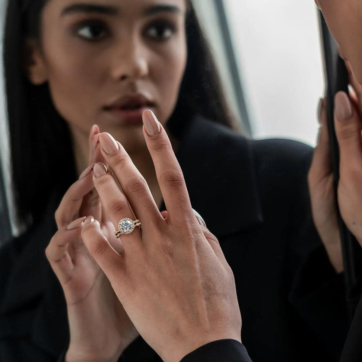 Anello di fidanzamento con incisione personalizzata in oro 18 carati, diamante creato in laboratorio da 0,75 carati e moissanite da 3 carati-2