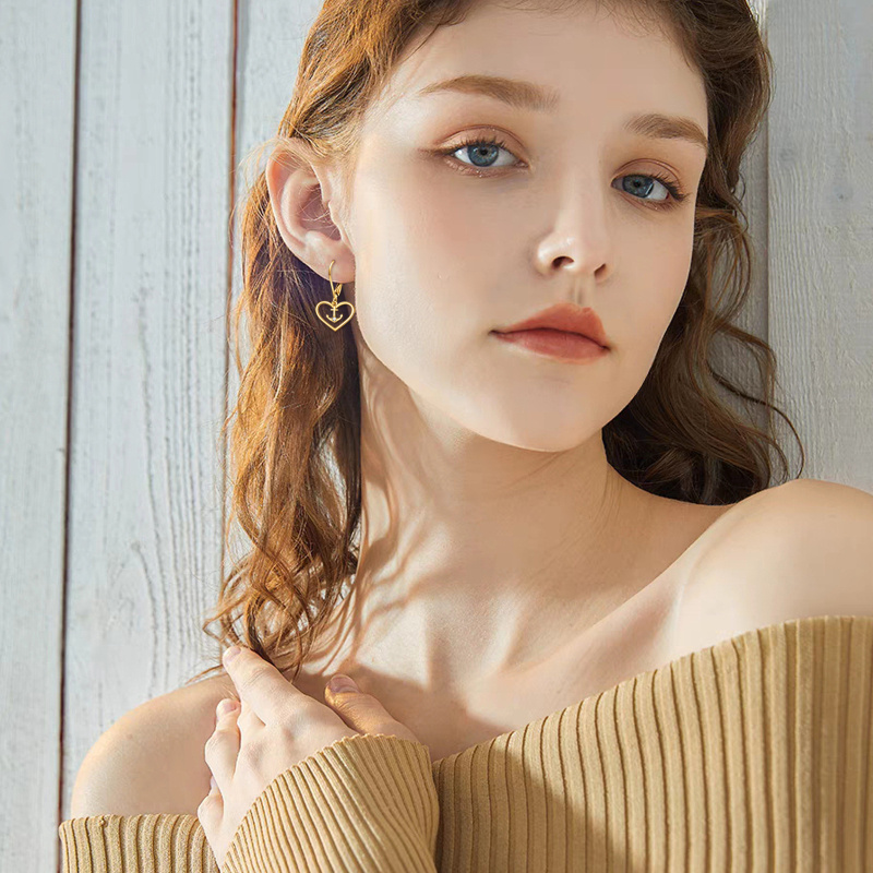 أقراط من الذهب عيار 10 قيراط مرصعة بزركونيا مكعبة على شكل مرساة وقلب مع رافعة خلفية-3