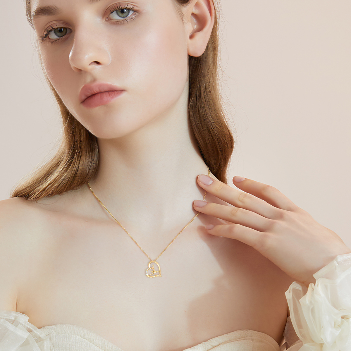 Collar con colgante de corazón de bailarina de ballet con circonita cúbica en oro de 14 quilates-2
