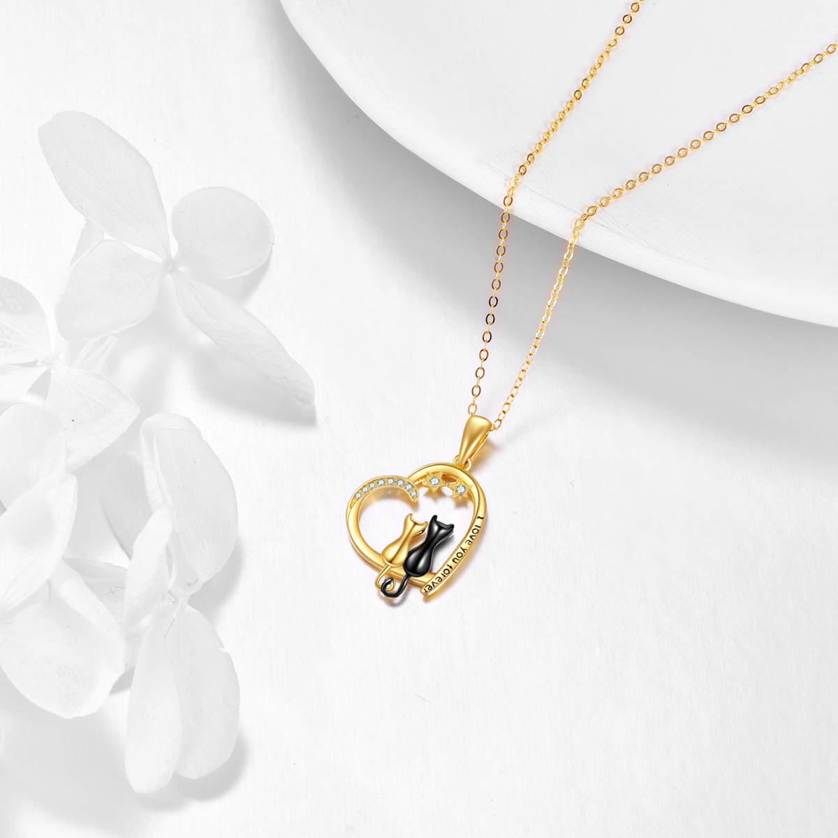 Collar con colgante de gato, corazón y estrella con circonita cúbica negra en oro de 14 quilates y palabra grabada.-4