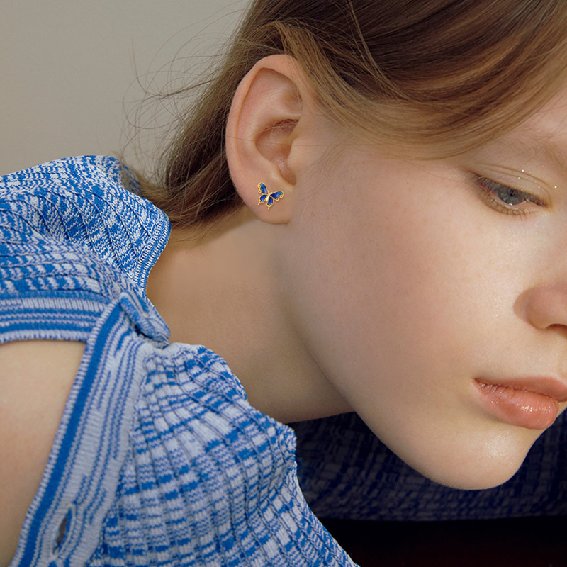 أقراط مرصعة بالذهب الأبيض عيار 10 قيراط على شكل فراشة-2