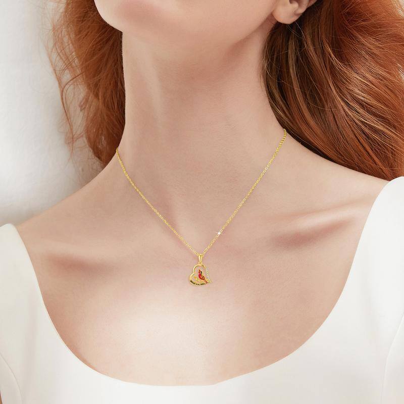 Collar con colgante de corazón de rosa cardenal de circonita cúbica de oro de 14 quilates con palabra grabada para mujer-2