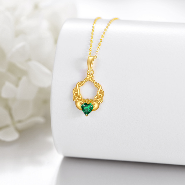 Colar com pingente Claddagh de nó celta de zircônia cúbica em ouro 14K-4