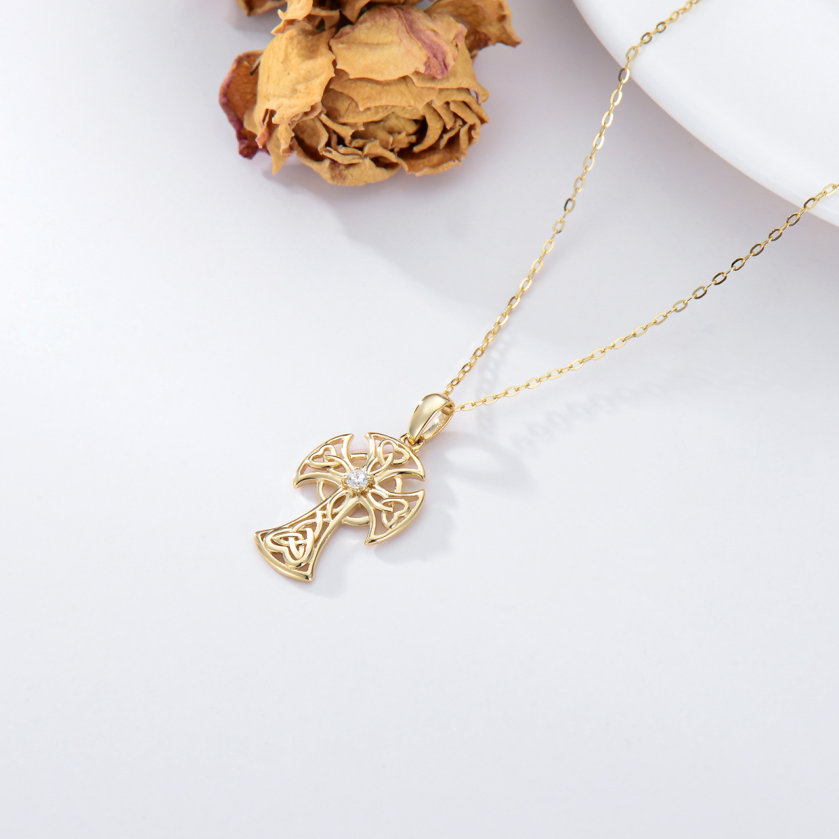 Collana con ciondolo a croce e nodo celtico con zirconia cubica in oro 14K-4