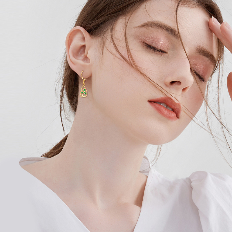 10K witgouden oorbellen met kubieke zirkonia en Keltische knoop-2