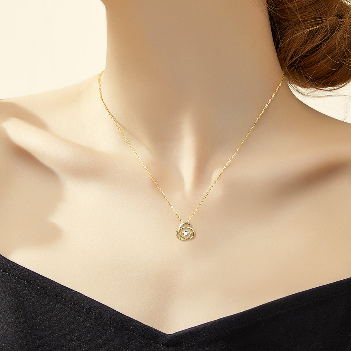 Collana con ciondolo a nodo celtico con zirconia cubica in oro 14K-2