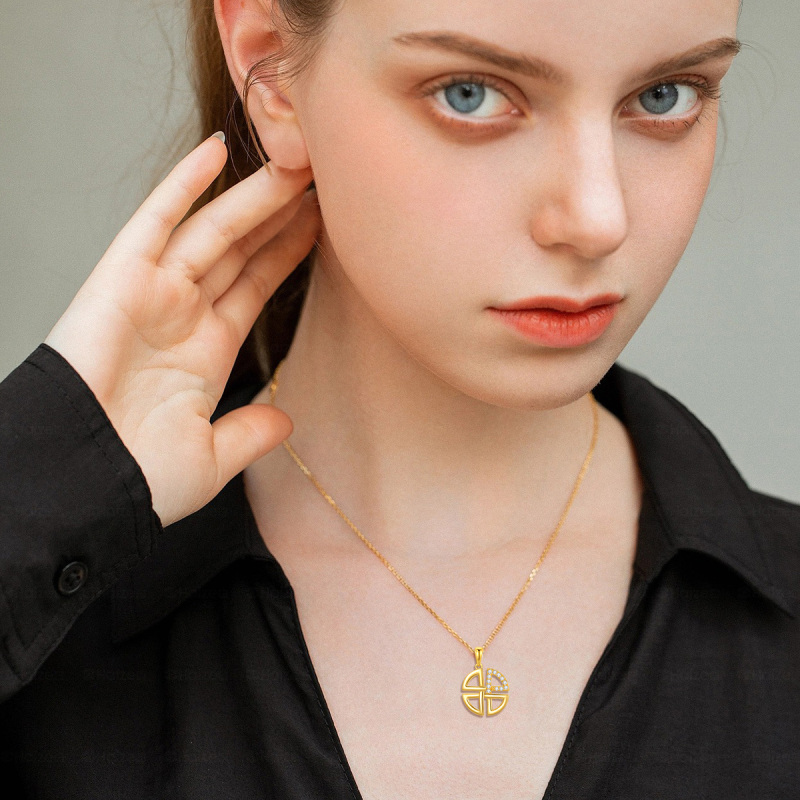 Collier pendentif nœud celtique en or 10 carats et zircon cubique-2