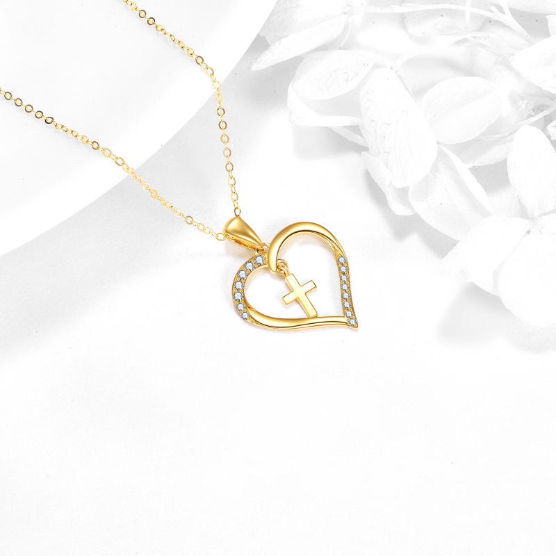 Collar con colgante de cruz y corazón de circonita cúbica en forma circular de oro de 14 quilates-4