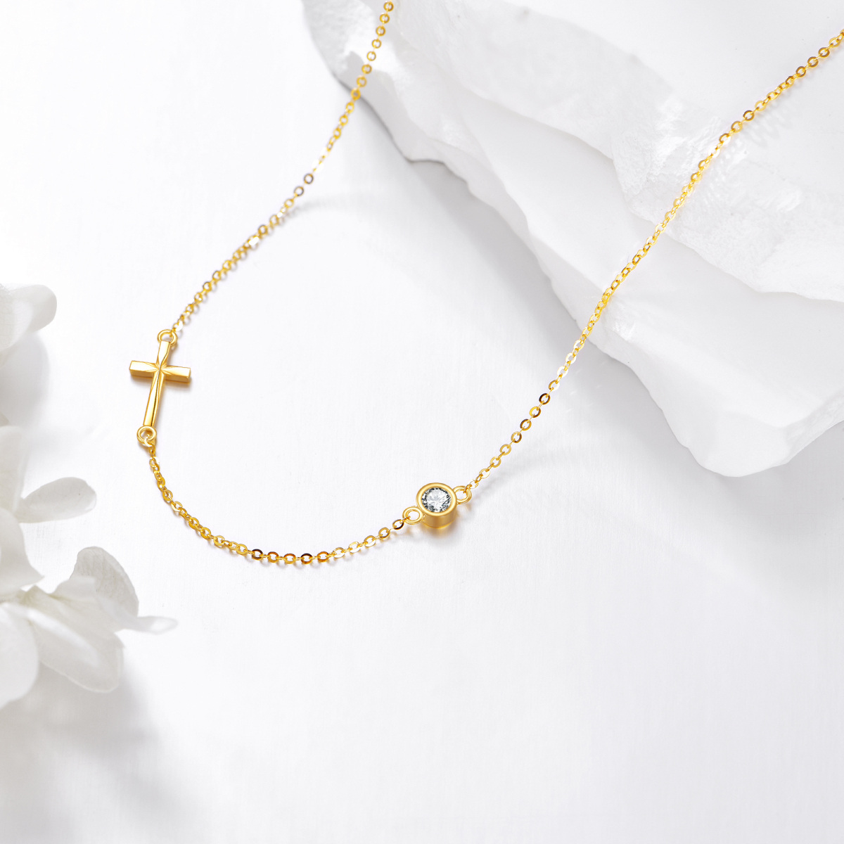 Collier en or 14K avec pendentif croix en zircon cubique de forme circulaire-3