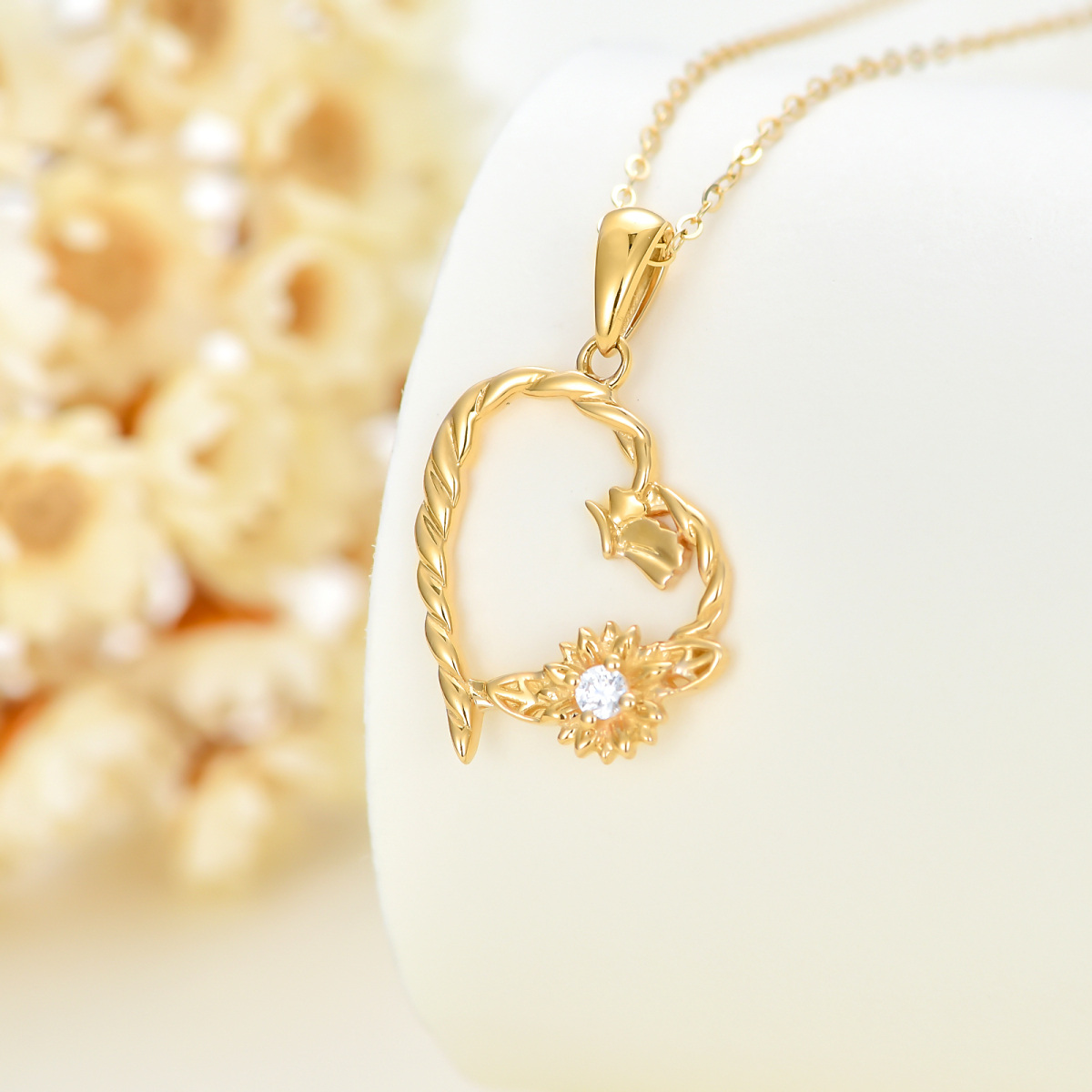 Collana con ciondolo a forma di cuore con zirconi circolari in oro 14K-3