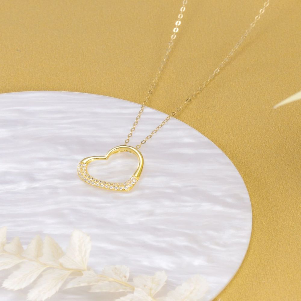 Collier en or 10K avec pendentif en forme de coeur en Moissanite de forme circulaire-4
