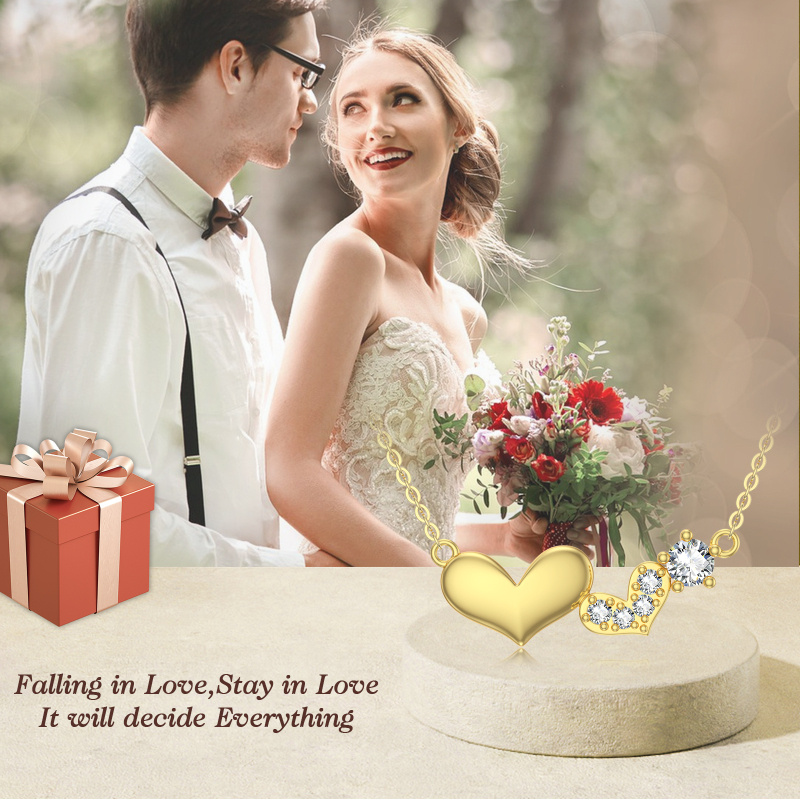 Halskette mit kreisförmigem Moissanit-Herzenanhänger aus 10-karätigem Gold für Damen-6