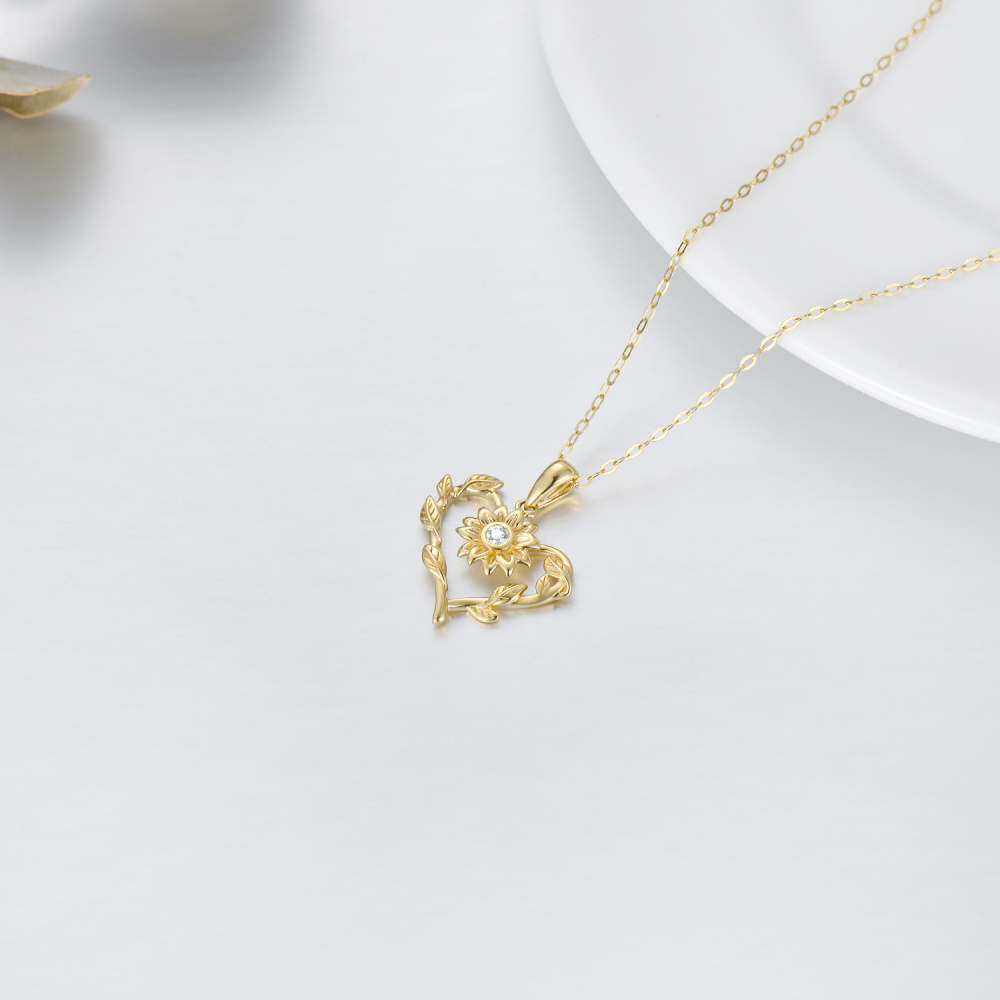 Collana con ciondolo circolare in oro 10K a forma di girasole e cuore di moissanite-4