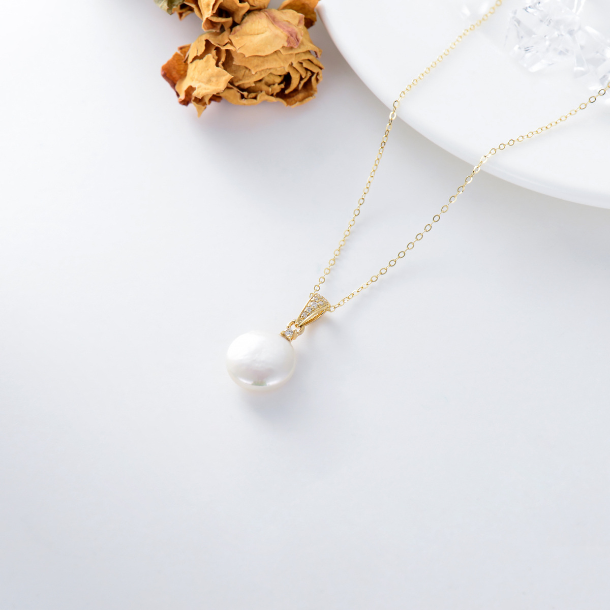 10K Gold Circular Shaped Pearl Pendant Necklace-4