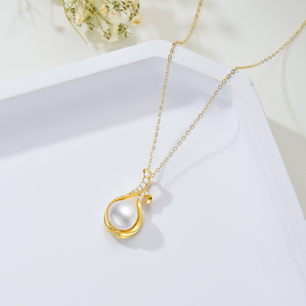 Collana con ciondolo di perle a forma circolare in oro 14K-5