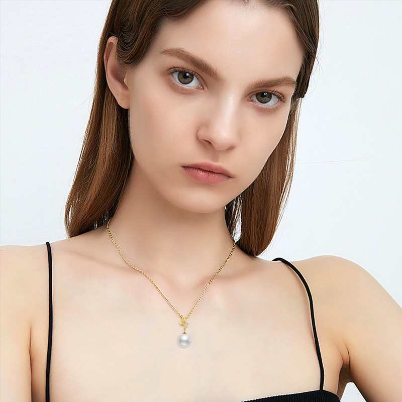 Colar com pendente de rosa em ouro branco 10K com pérola de lapidação redonda-2