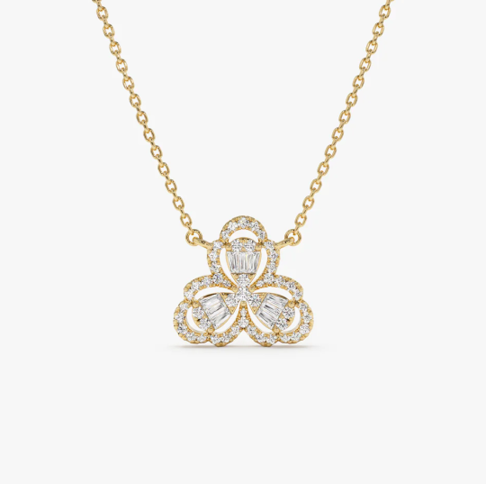 Collana in oro 14 carati con diamanti baguette da 0,25 ct e trifoglio
