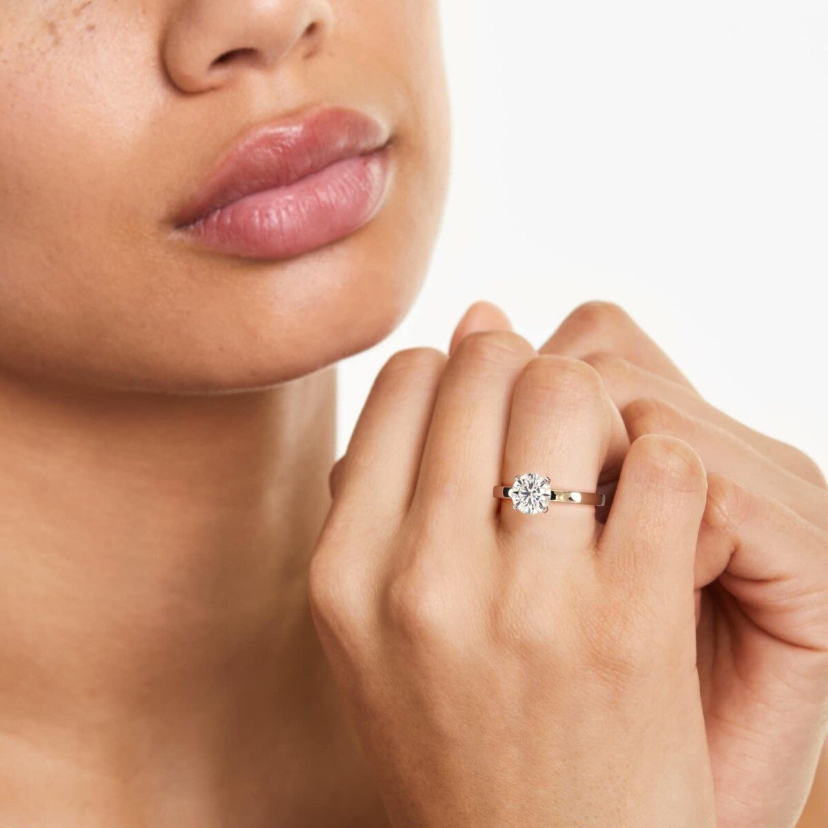 Pierścionek zaręczynowy z 14-karatowego złota Contour Solitaire z diamentami laboratoryjnymi-2