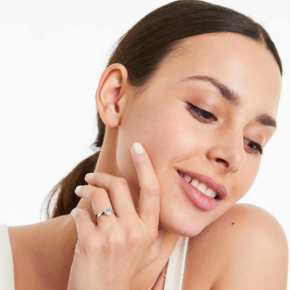 Pierścionek zaręczynowy z 14-karatowego złota Contour Solitaire z diamentami laboratoryjnymi-3