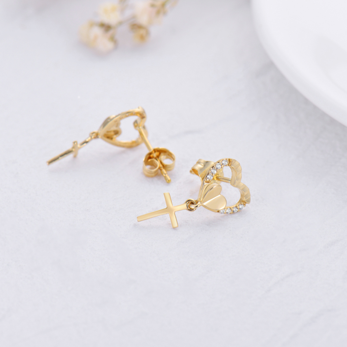 Aretes de oro de 14 quilates con circonita cúbica y forma de cruz en forma de corazón-4