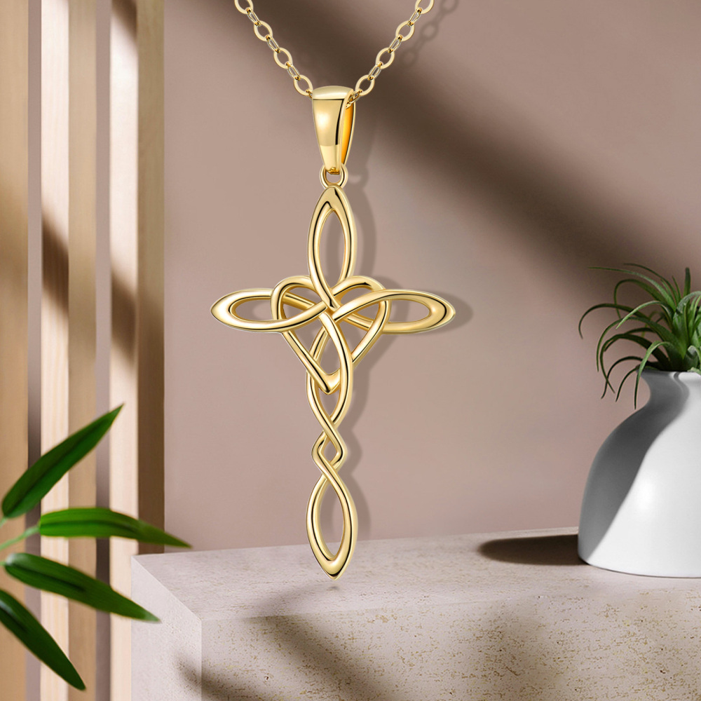 Collana con ciondolo a forma di croce in oro 10K-5