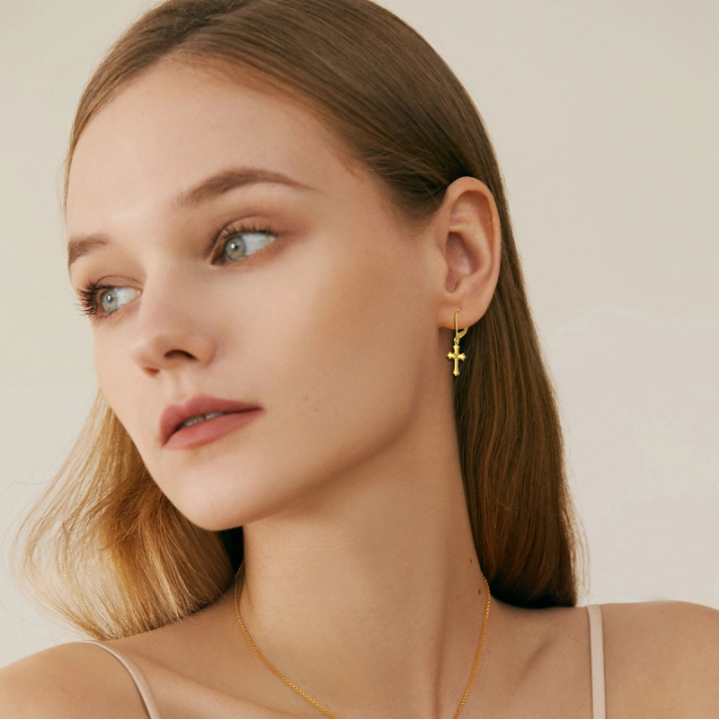 Pendientes de oro blanco de 10 quilates con cierre de palanca y cruz-2