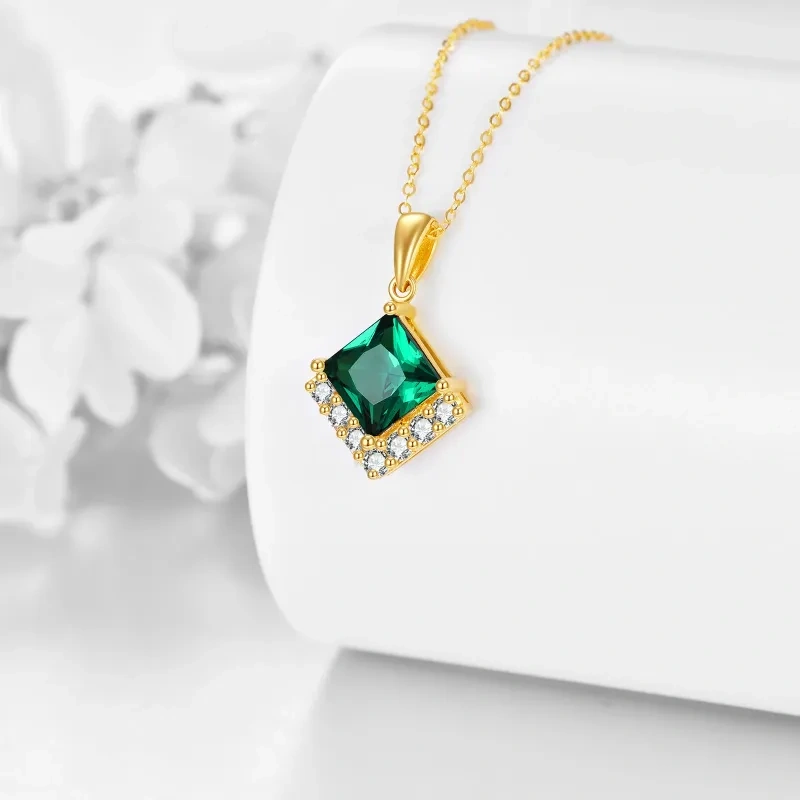 Colar com pendente em ouro de 14 quilates com cristais e zircónias cúbicas-4