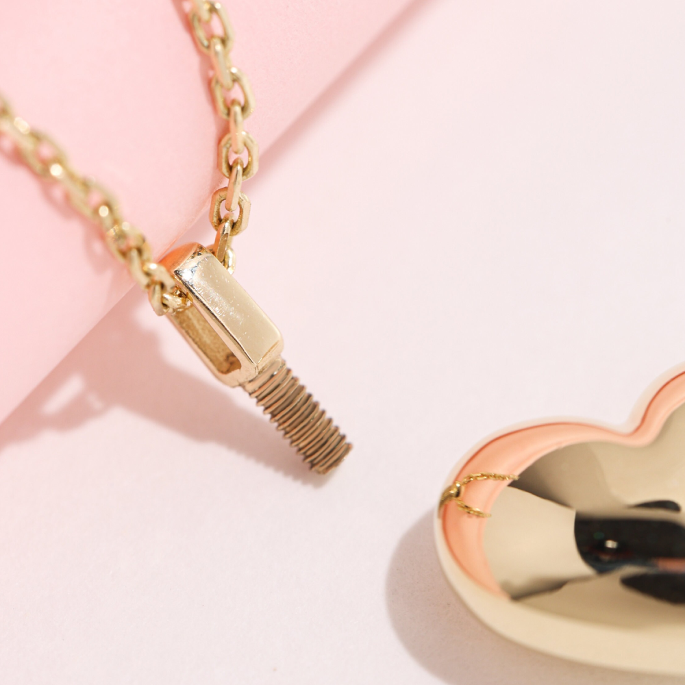 Collar de urna de corazón personalizado para cenizas en oro vermeil-5