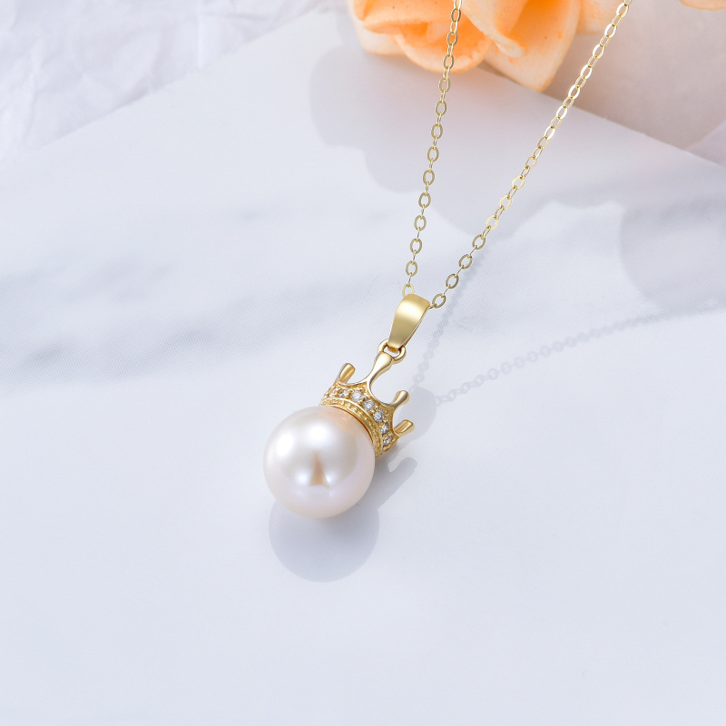 Colar com pendente de coroa em ouro branco 10K com diamantes e pérolas-4