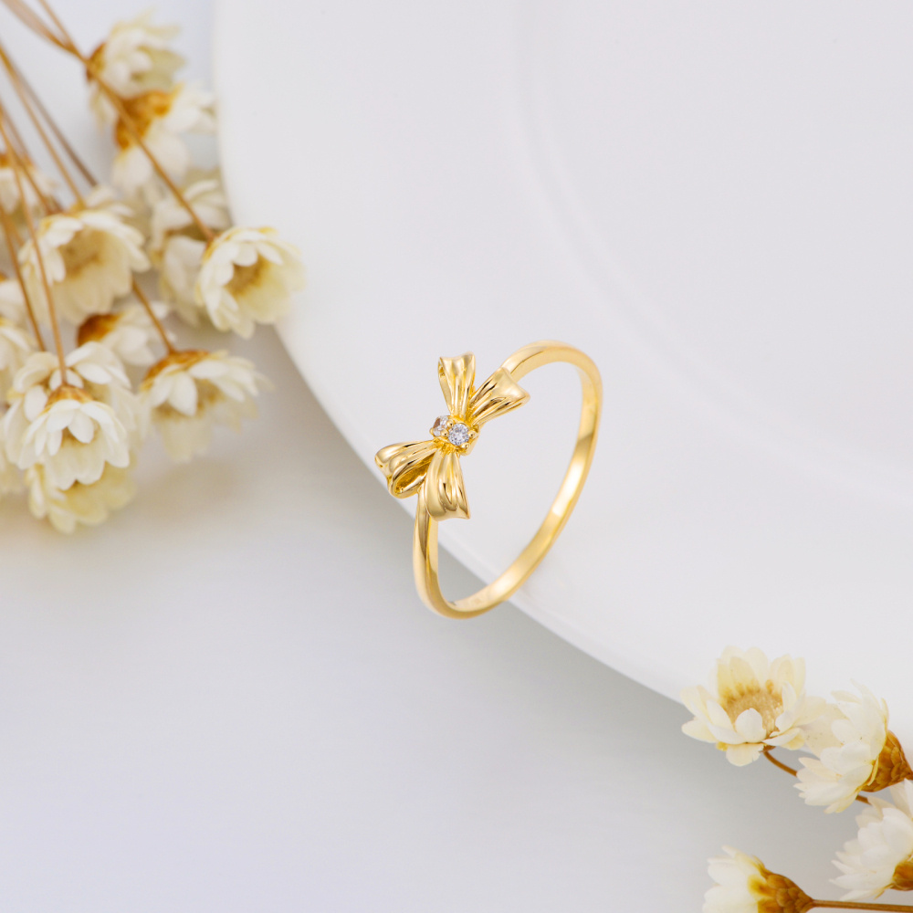 Anillo de lazo personalizado con grabado de diamantes en oro de 10 quilates y certificación IGI 3EX-6