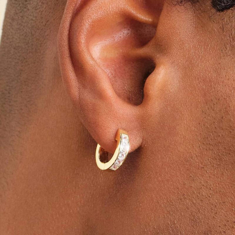 Pendientes de aro en forma de círculo con moissanita incrustada y talla esmeralda en oro de 14 quilates para hombre-2