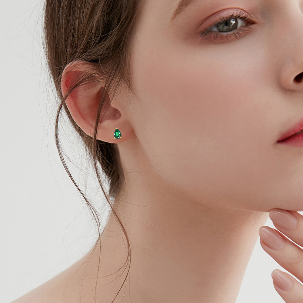Aretes tipo botón con forma de gota de esmeralda en oro de 14 quilates-2