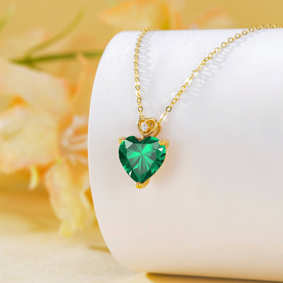 14K Gold Emerald Heart Pendant Necklace-4