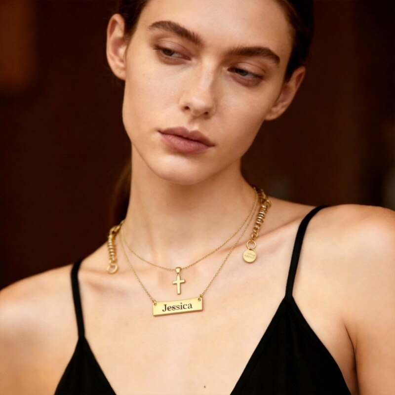 Collar de capas con cruz y grabado en oro blanco de 10 quilates-2