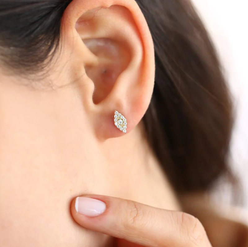 Orecchini a bottone in oro bianco 10 carati con diamanti da laboratorio e occhio diabolico-3