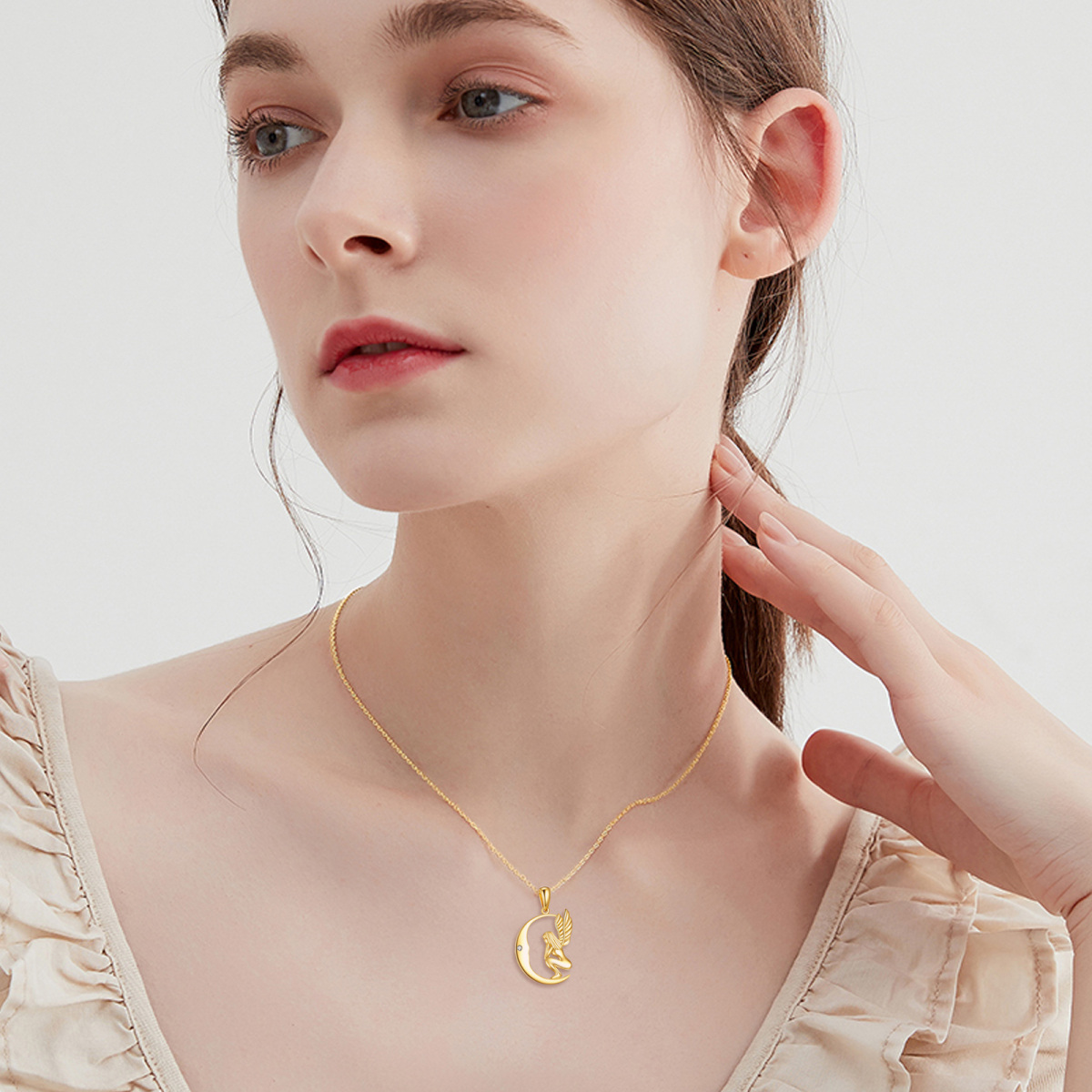 Collana con ciondolo a forma di fata e luna in oro 14K con zirconia cubica-2