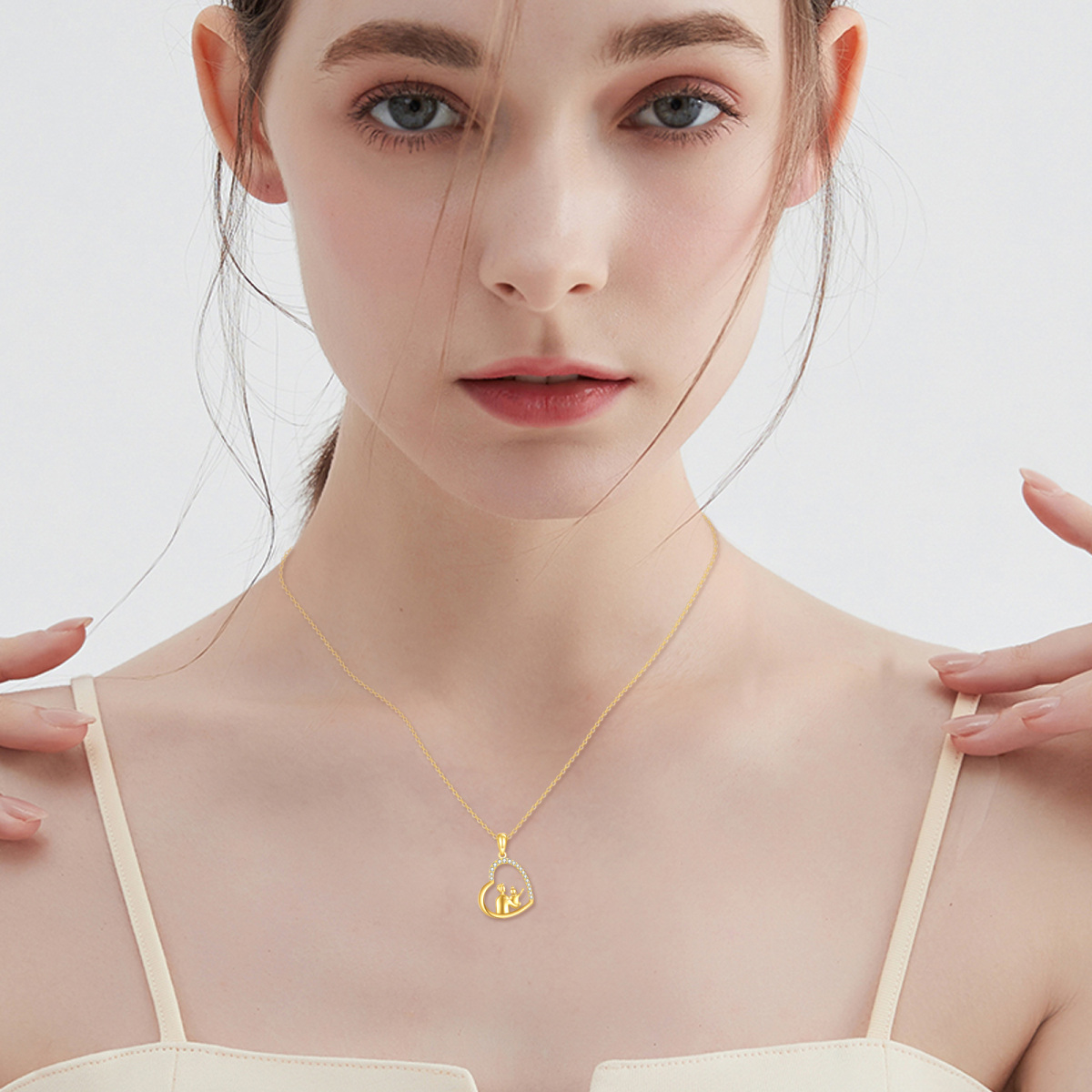 Collana con ciondolo a forma di cuore con zirconi cubici in oro 14K e scritta 