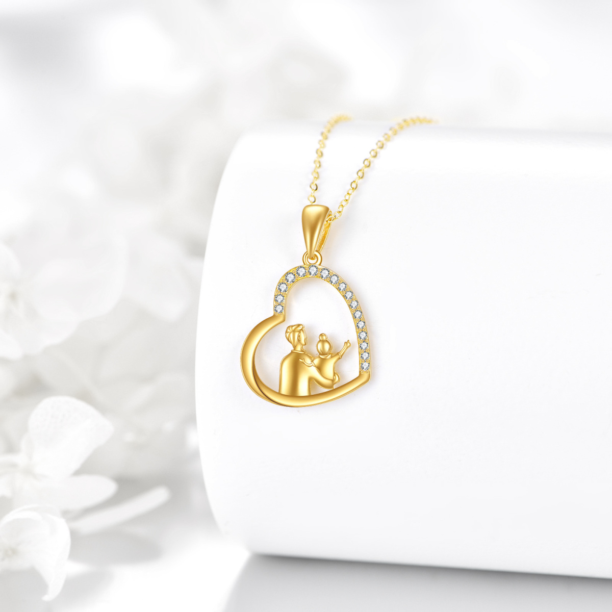 Collana con ciondolo a forma di cuore con zirconi cubici in oro 14K e scritta 