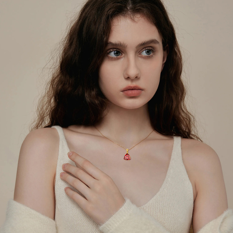 Naszyjnik z wisiorkiem w kształcie trójkąta z granatem 14K-3