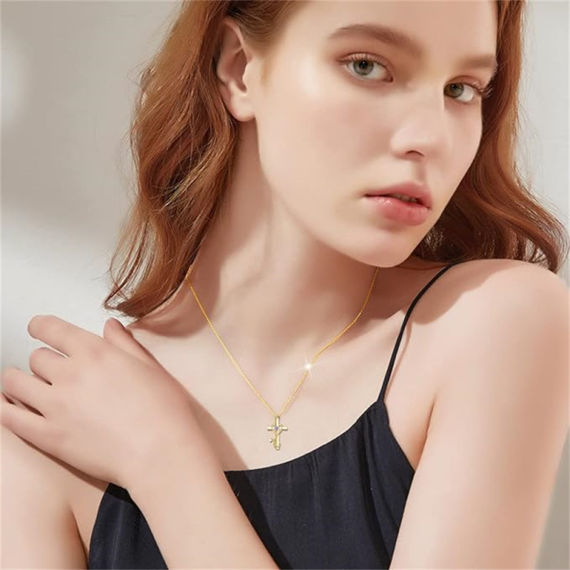 Collar Colgante Cruz y Estetoscopio de Oro de 10K con Corazón de Circonita Cúbica-4