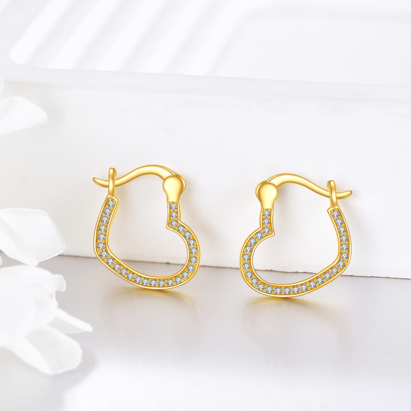 Pendientes de aro con forma de corazón de circonita cúbica en oro de 10 quilates-5