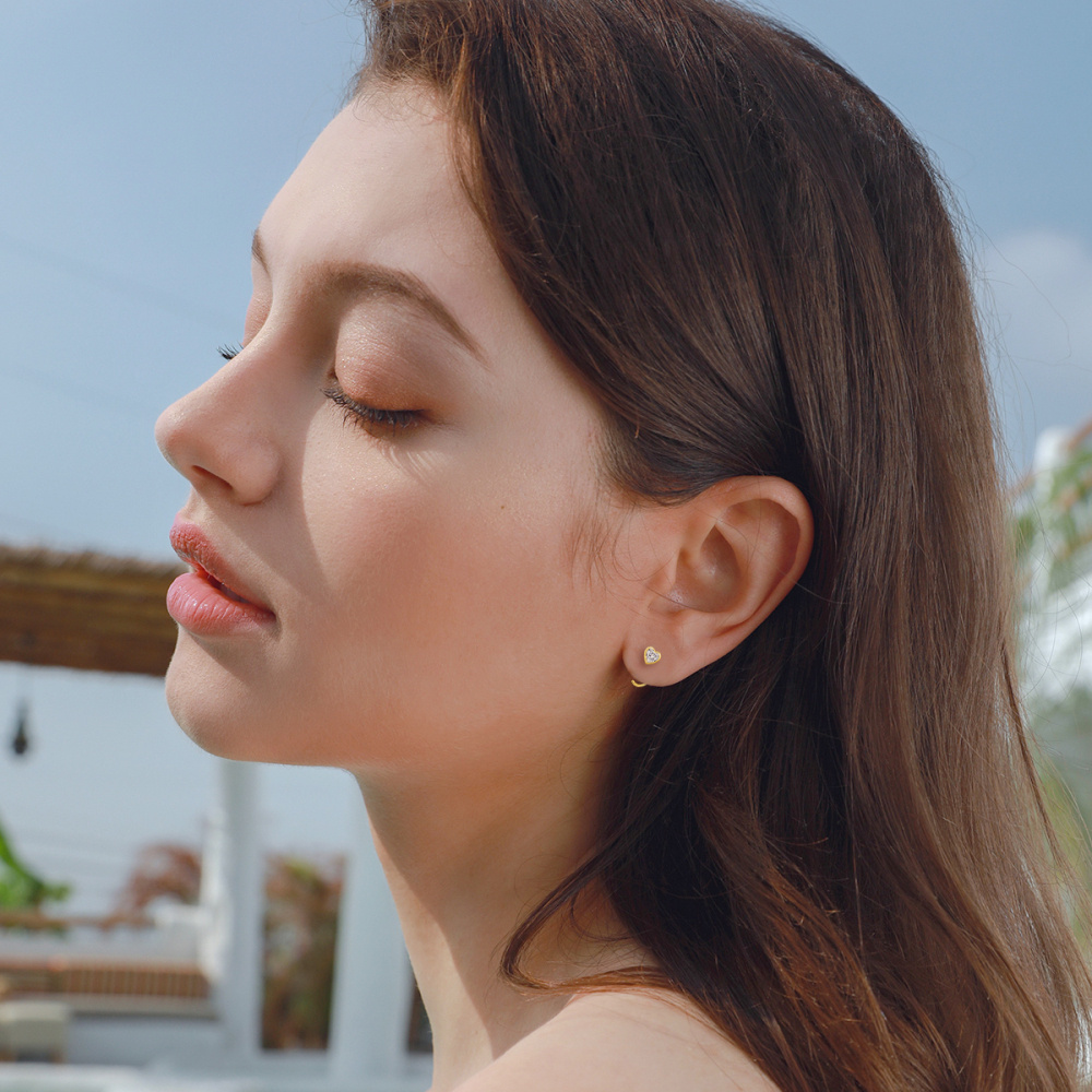 10K Gold Cubic Zirconia Heart Hoop Earrings-2
