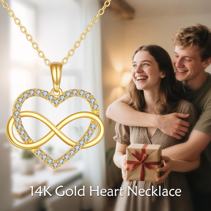 Collar con colgante de corazón y símbolo del infinito en zirconia cúbica de oro de 14 quilates-4